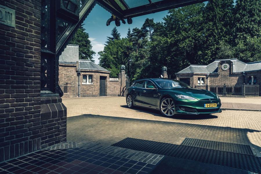  Tesla Model S 85 Performance Shooting Brake by RemetzCar 2018 года  (фото 1 из 99)